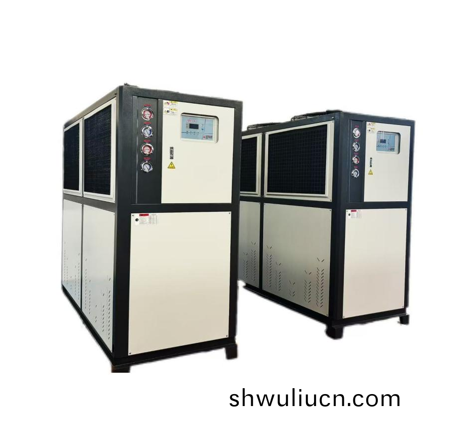 30HP低(di)溫(wen)水冷式冷(leng)水機